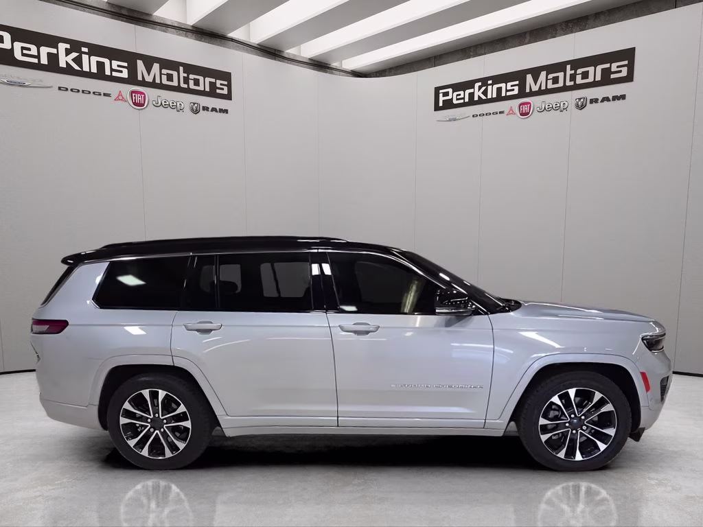 2024 Silver Zynith Jeep Grand Cherokee L Overland 4X4 SUV