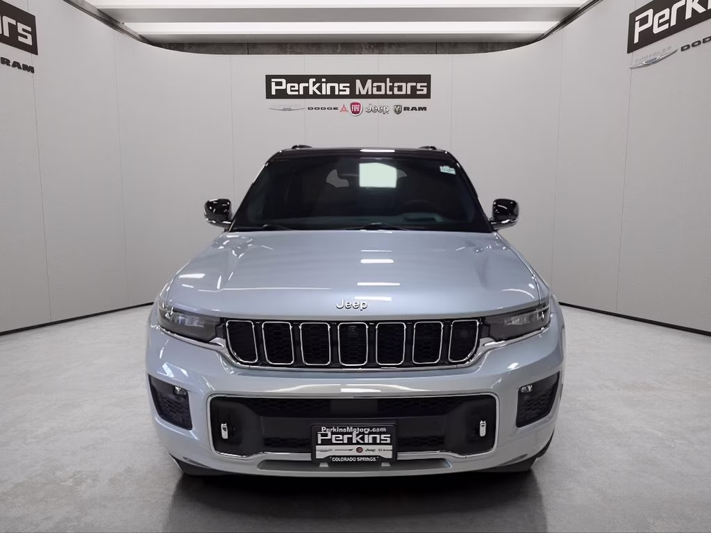 2024 Silver Zynith Jeep Grand Cherokee L Overland 4X4 SUV