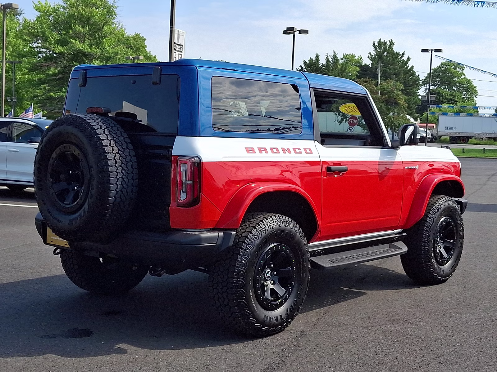 2025 Oxford White - YZ Ford Bronco Stroppe Edition 4X4