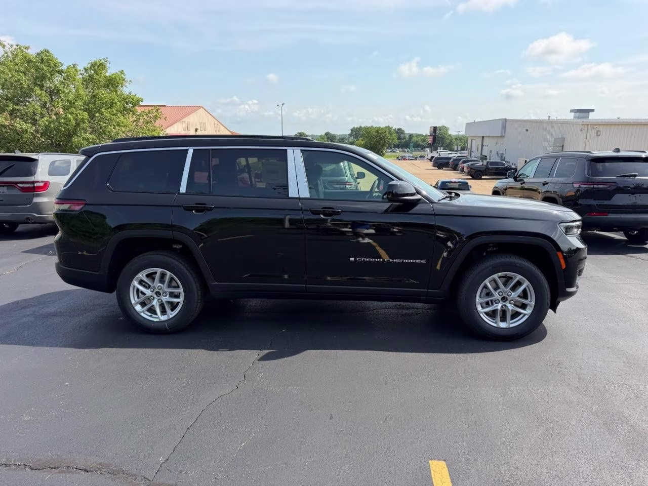 2026 Diamond Black Crystal Pearlcoat Jeep Grand Cherokee L Laredo X 4X4 SUV
