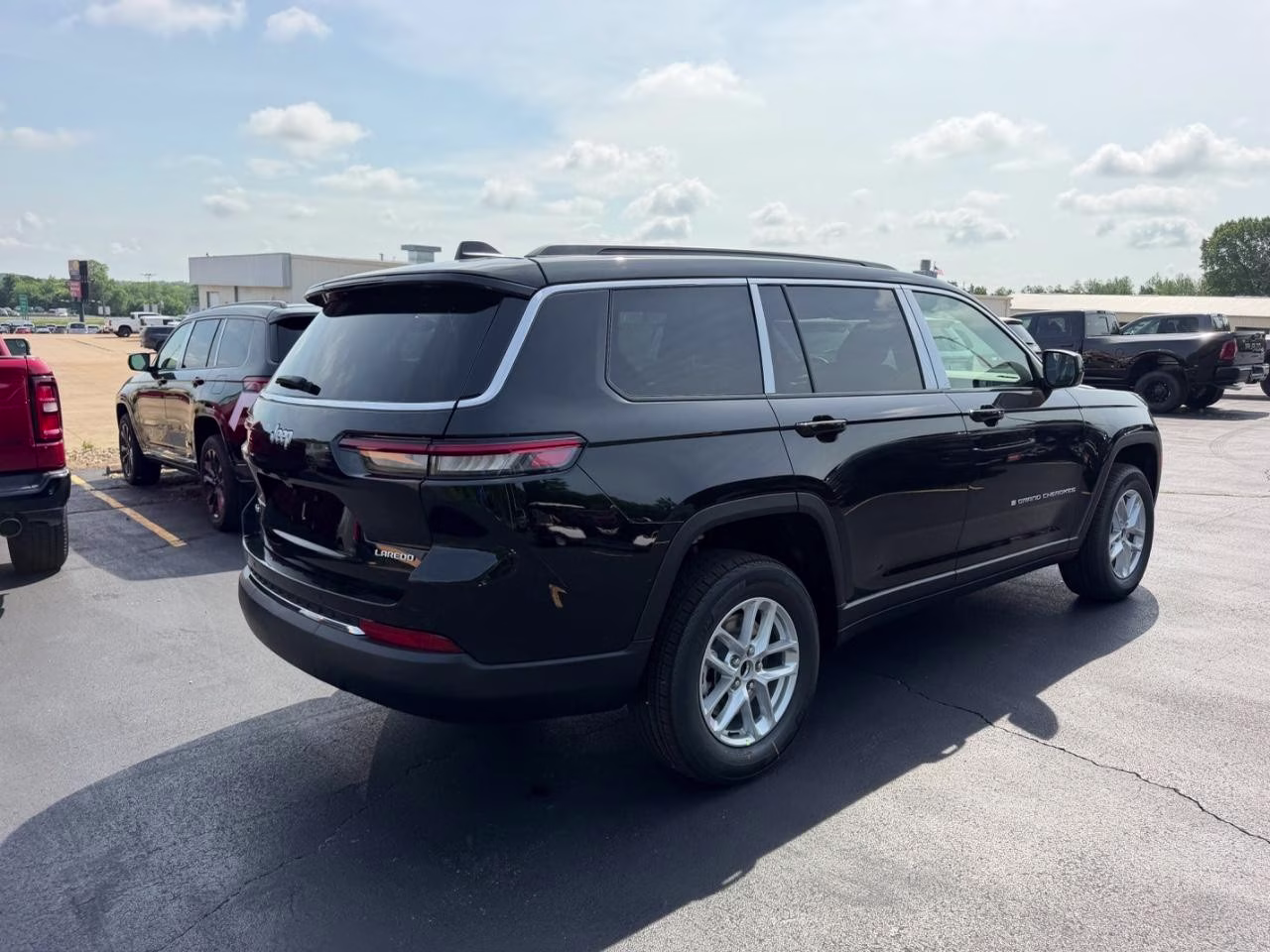 2026 Diamond Black Crystal Pearlcoat Jeep Grand Cherokee L Laredo X 4X4 SUV