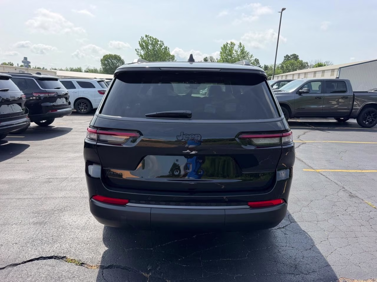 2026 Diamond Black Crystal Pearlcoat Jeep Grand Cherokee L Laredo 4X4 SUV