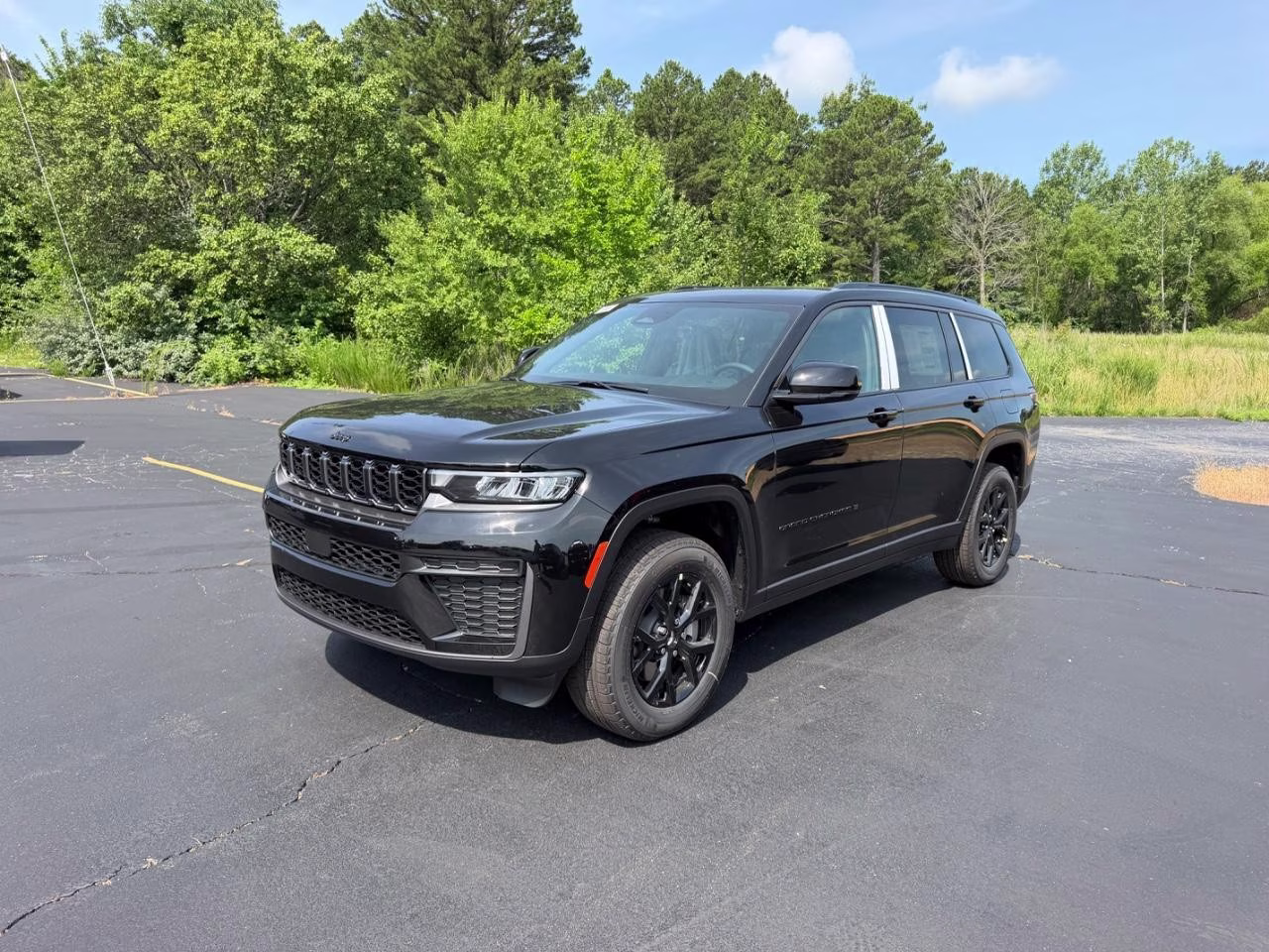 2026 Diamond Black Crystal Pearlcoat Jeep Grand Cherokee L Laredo 4X4 SUV