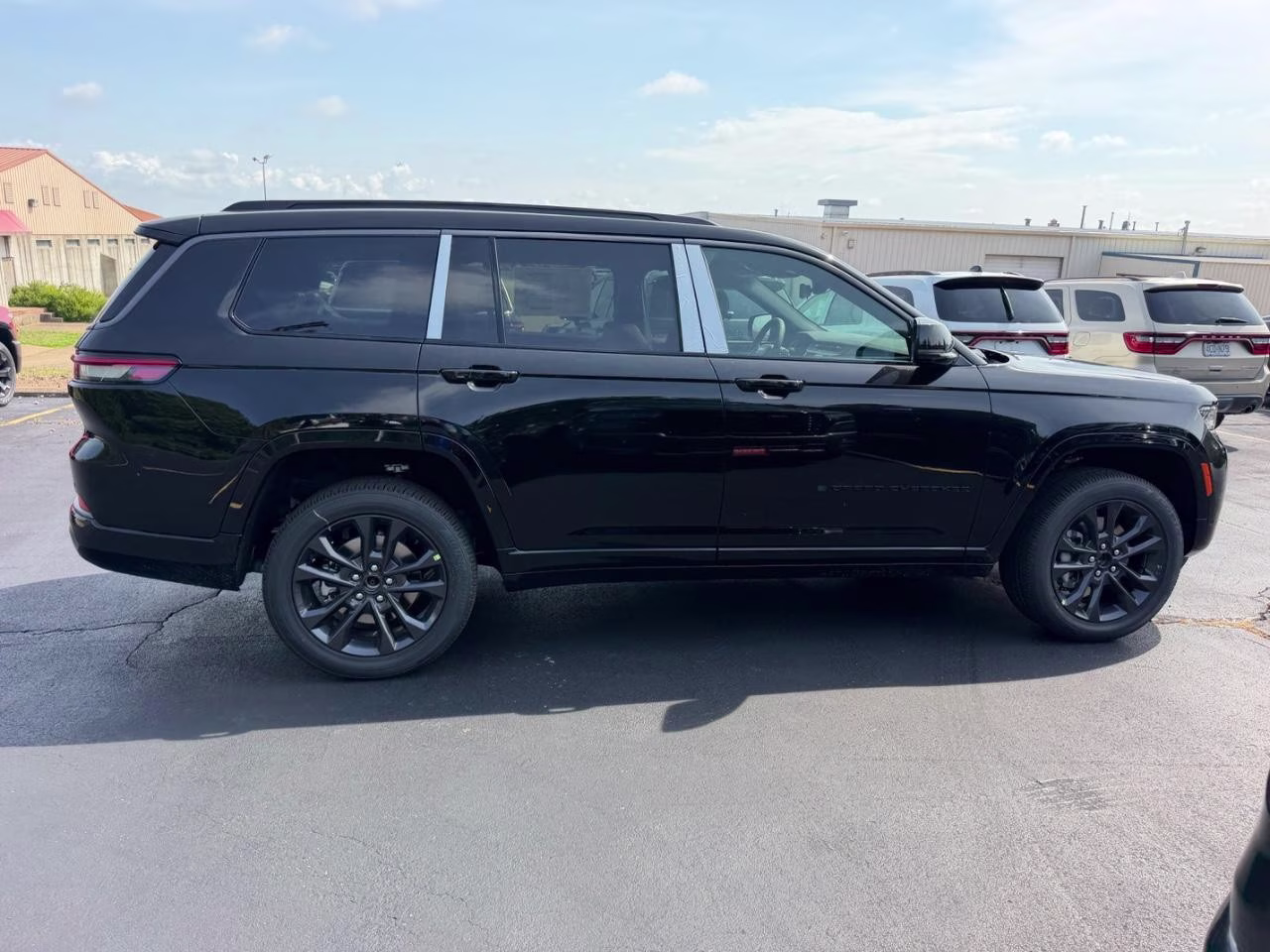 2026 Diamond Black Crystal Pearlcoat Jeep Grand Cherokee L Limited Reserve 4X4 SUV