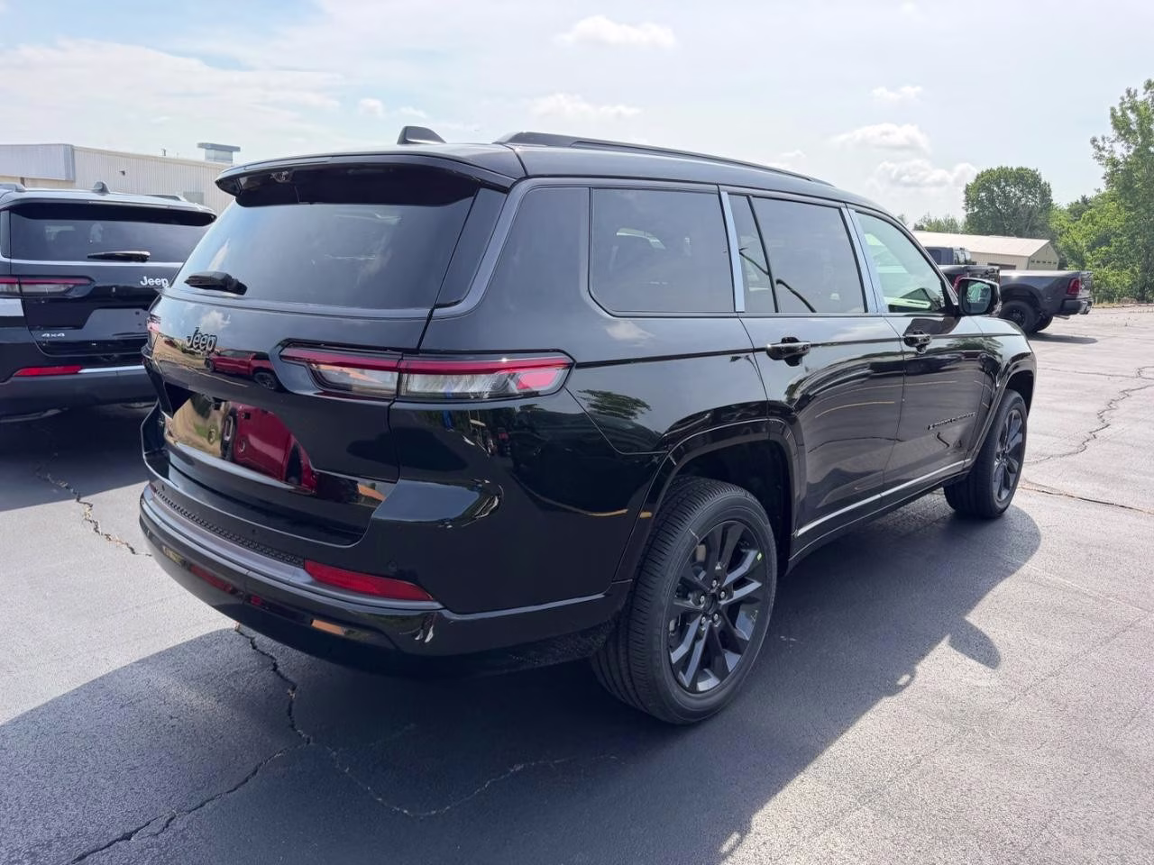 2026 Diamond Black Crystal Pearlcoat Jeep Grand Cherokee L Limited Reserve 4X4 SUV