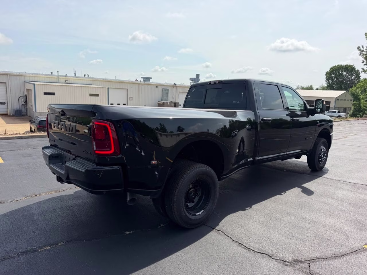 2026 Diamond Black Crystal Pearlcoat Ram 3500 Big Horn 4X4 Truck