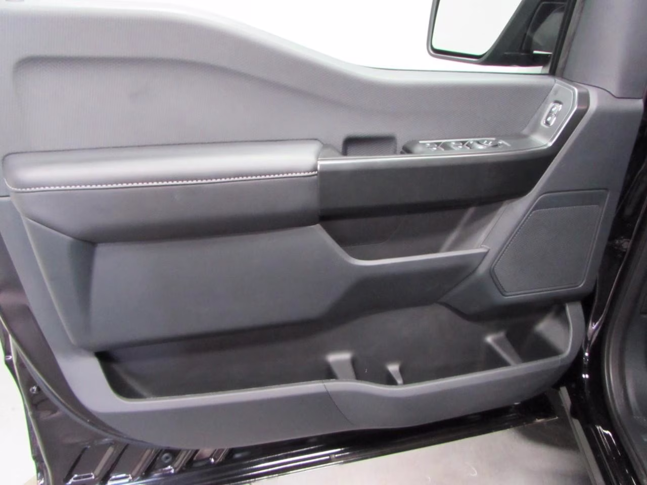 2026 Agate Black Metallic Ford F-150 STX 4X4 Truck