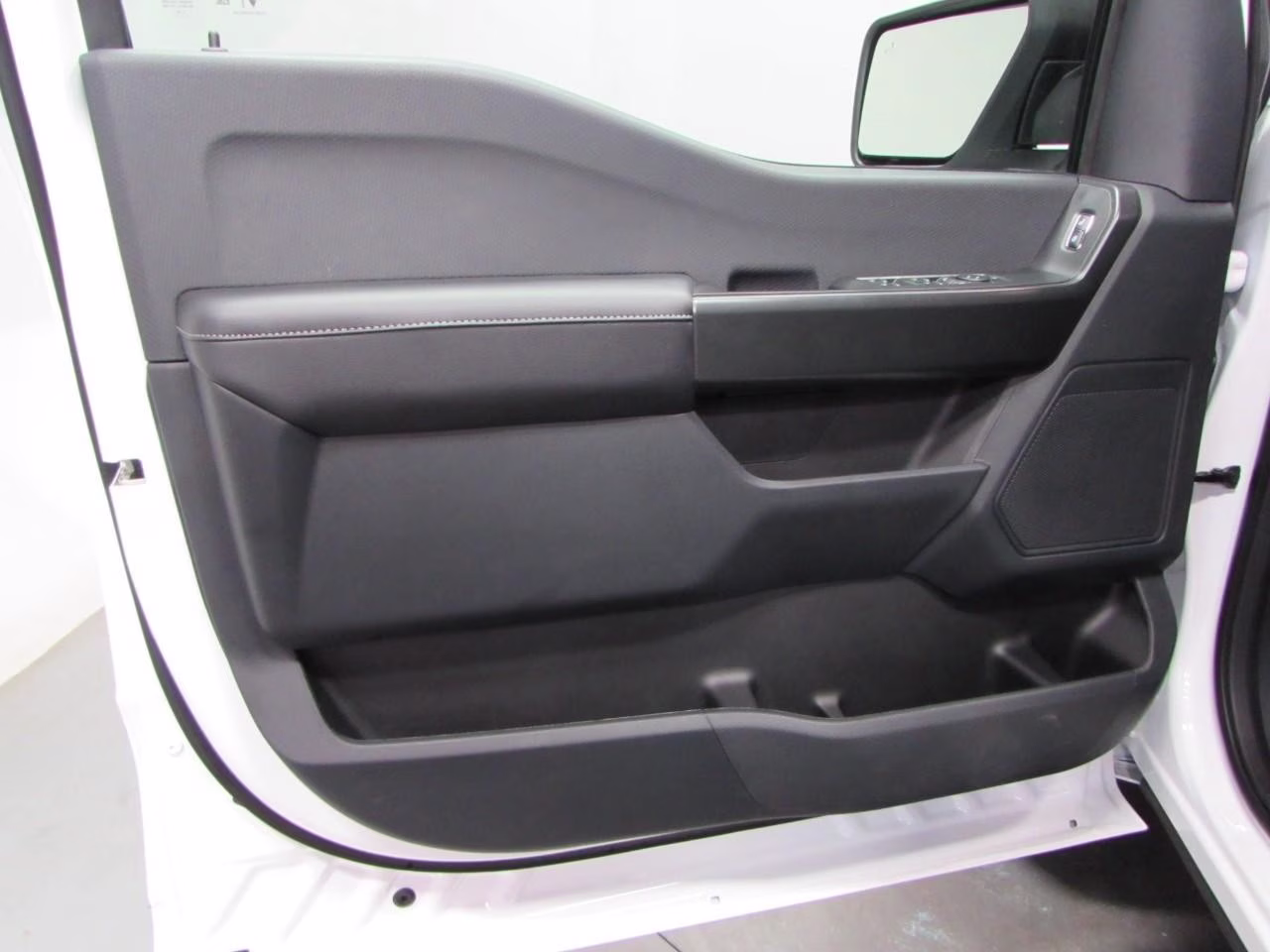 2026 Oxford White Ford F-150 STX 4X4 Truck