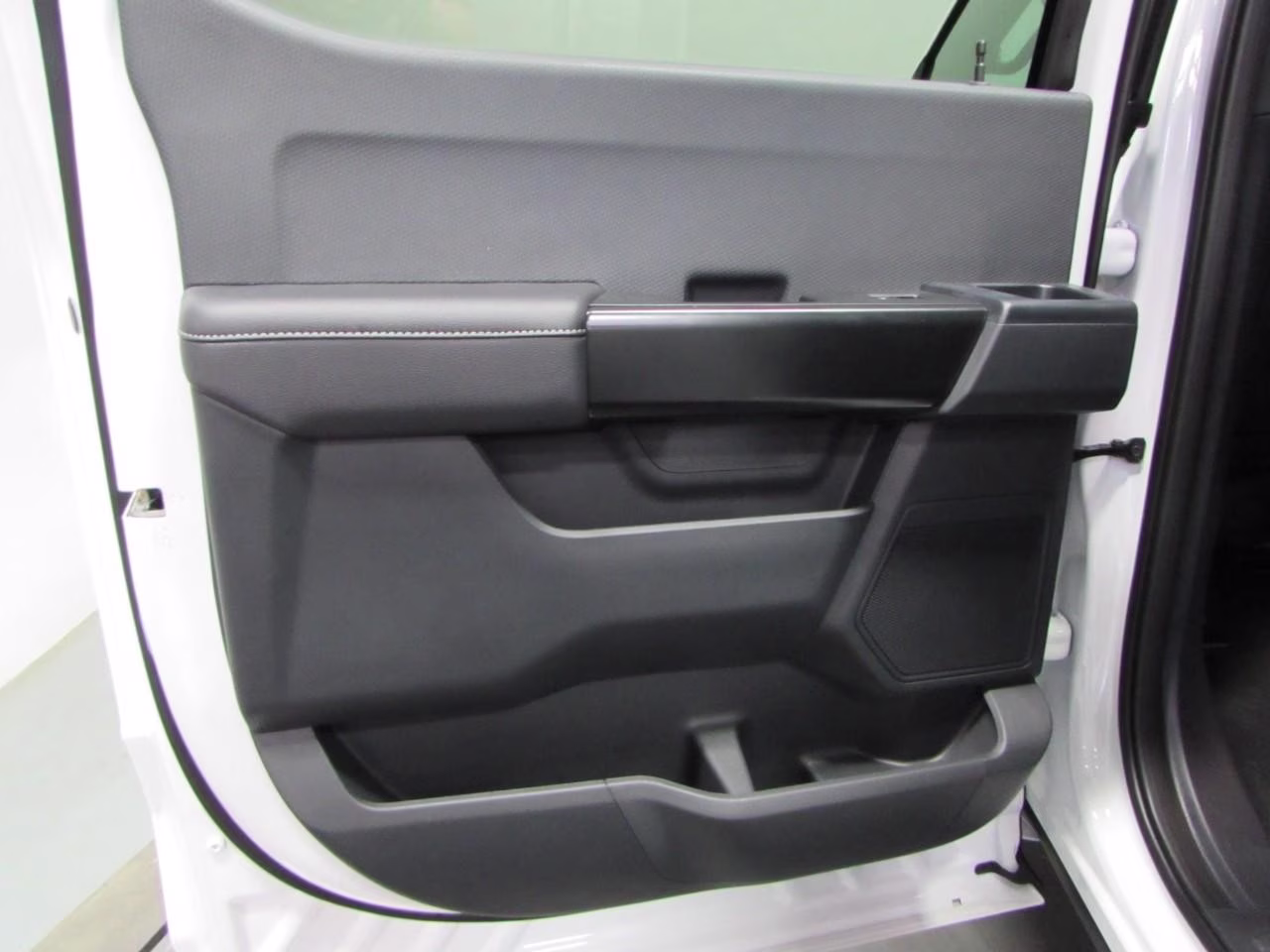 2026 Oxford White Ford F-150 STX 4X4 Truck
