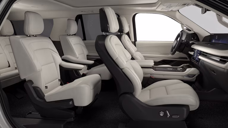 2027 Pristine White Metallic Tri-Coat Lincoln Navigator Reserve L 4X4 SUV