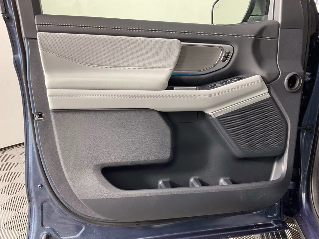2027 Blue Metallic Ford Expedition Platinum 4X4 SUV