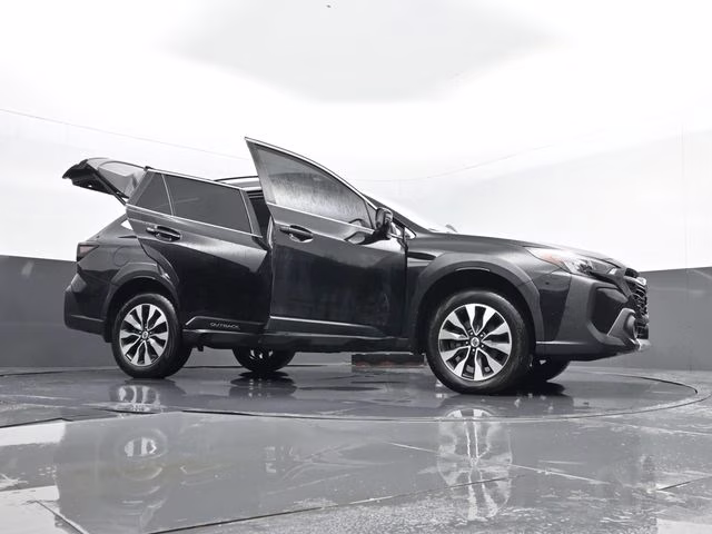 2025 Crystal Black Silica Subaru Outback Limited AWD SUV