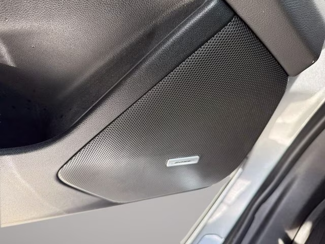 2025 Argent Silver Metallic Cadillac XT6 Luxury FWD SUV