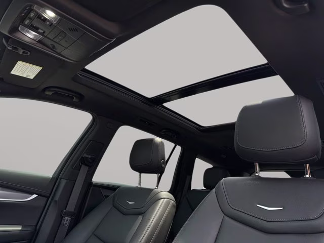 2025 Argent Silver Metallic Cadillac XT6 Luxury FWD SUV