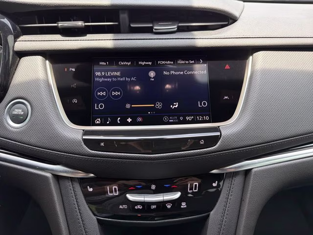 2025 Argent Silver Metallic Cadillac XT6 Luxury FWD SUV