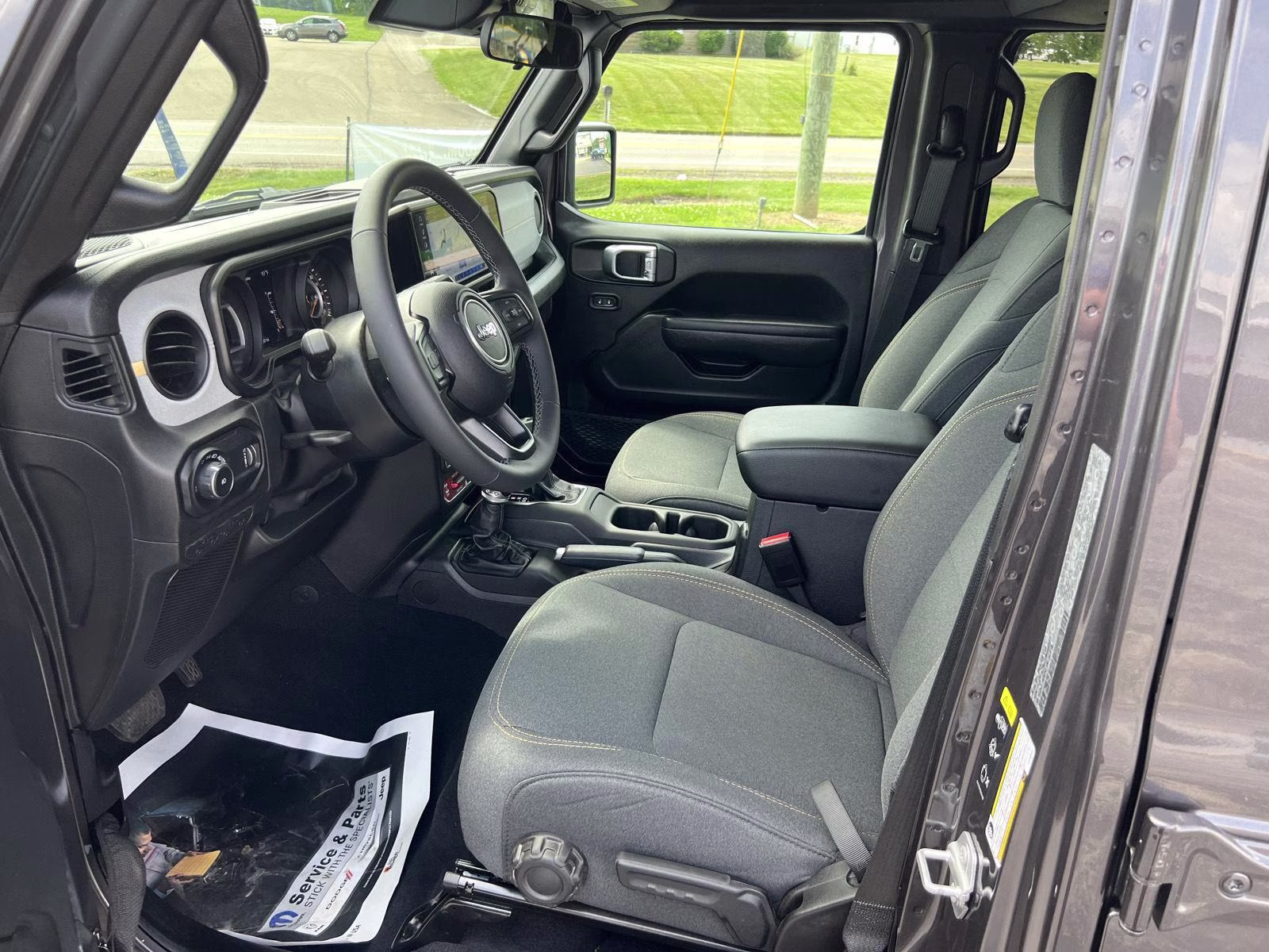 2025 Granite Crystal Metallic Clearcoat Jeep Wrangler Willys 4X4 SUV