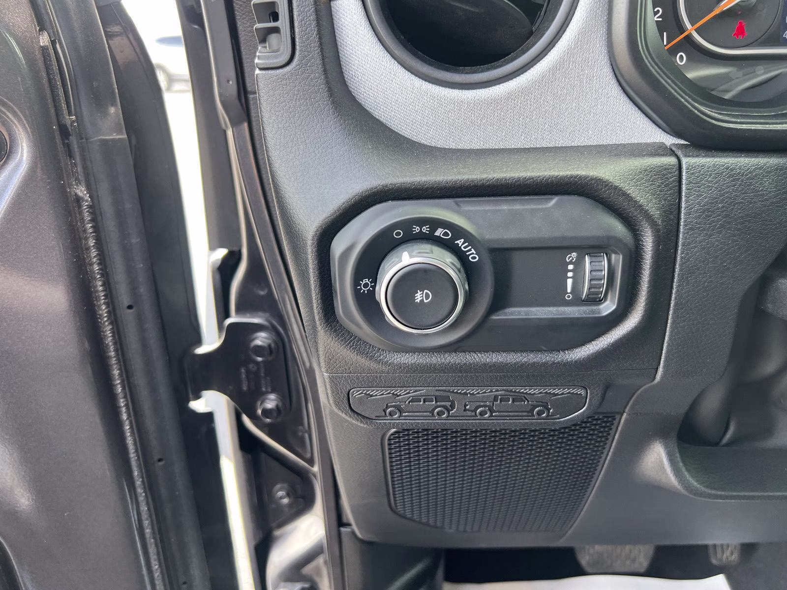 2025 Granite Crystal Metallic Clearcoat Jeep Wrangler Willys 4X4 SUV