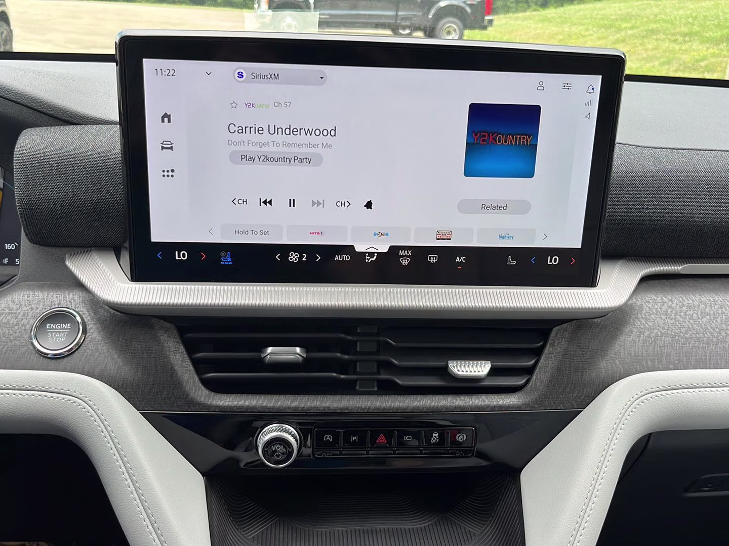 2026 Star White Metallic Tri-Coat Ford Explorer Platinum 4X4 SUV