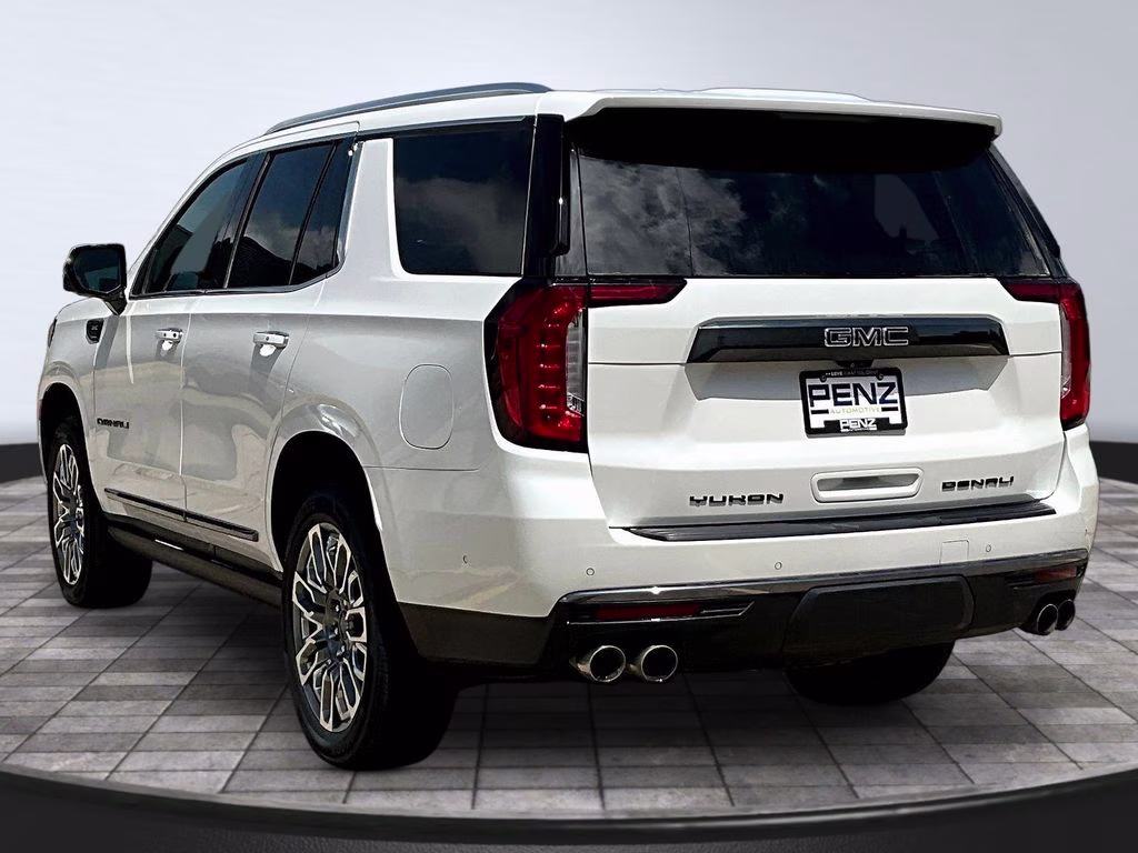 2024 White Frost Tricoat GMC Yukon Denali Ultimate 4X4 SUV