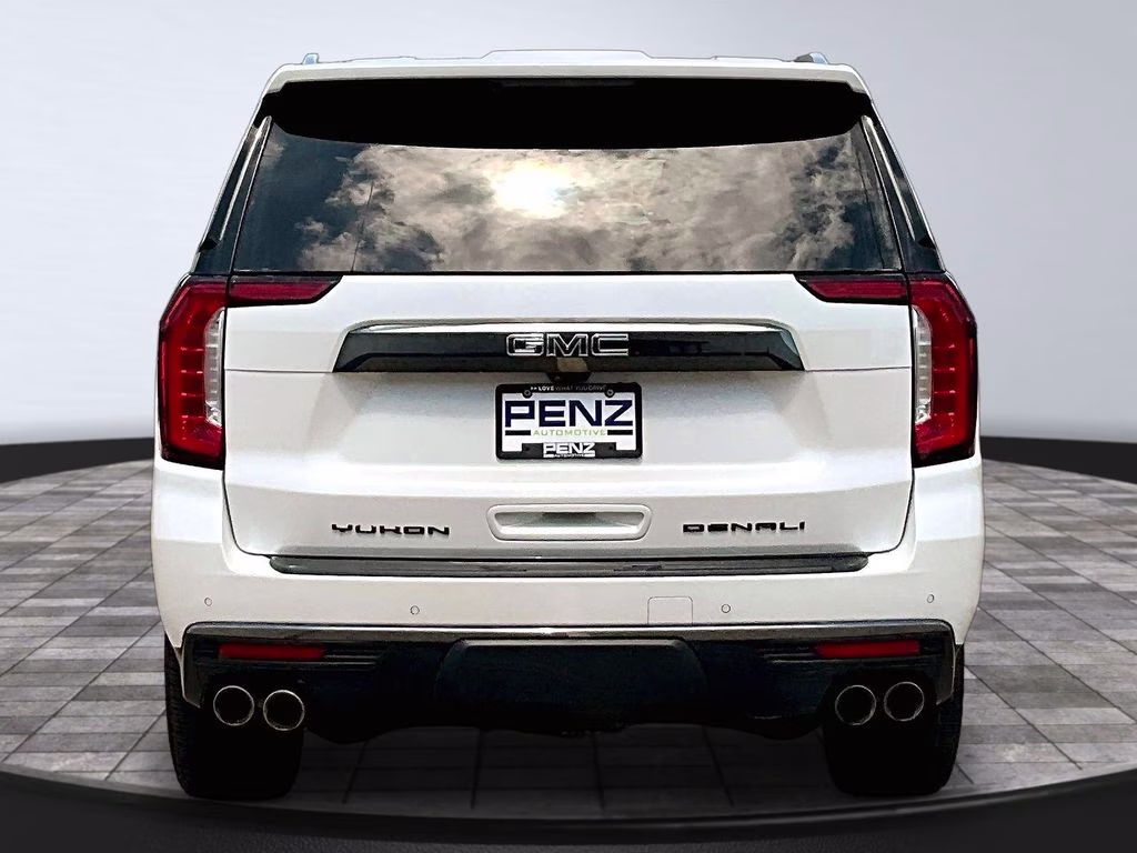 2024 White Frost Tricoat GMC Yukon Denali Ultimate 4X4 SUV