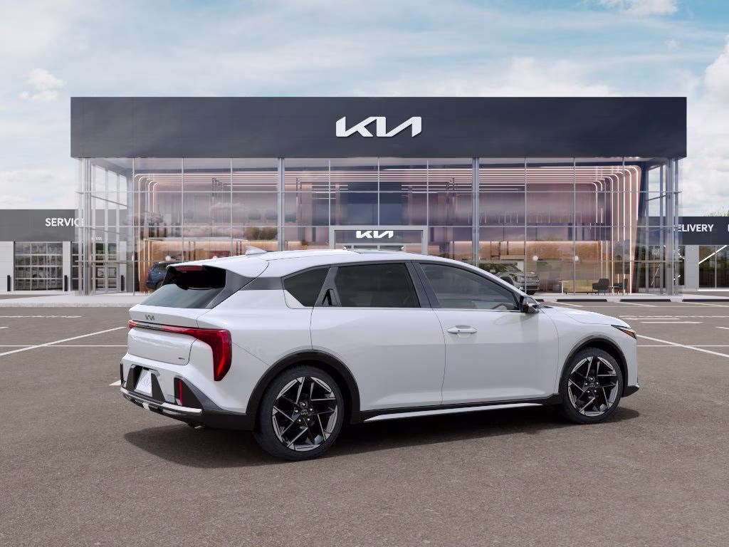 2026 Snow White Pearl Kia K4 GT-Line FWD Hatchback