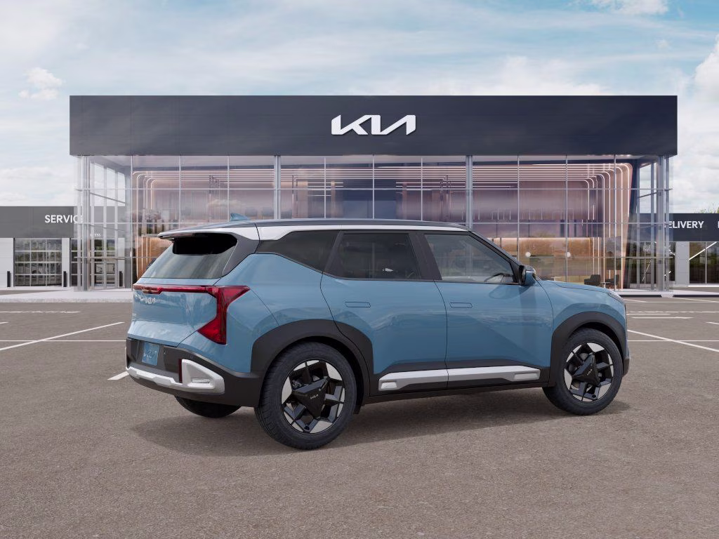 2027 Frost Blue Kia Seltos S FWD SUV