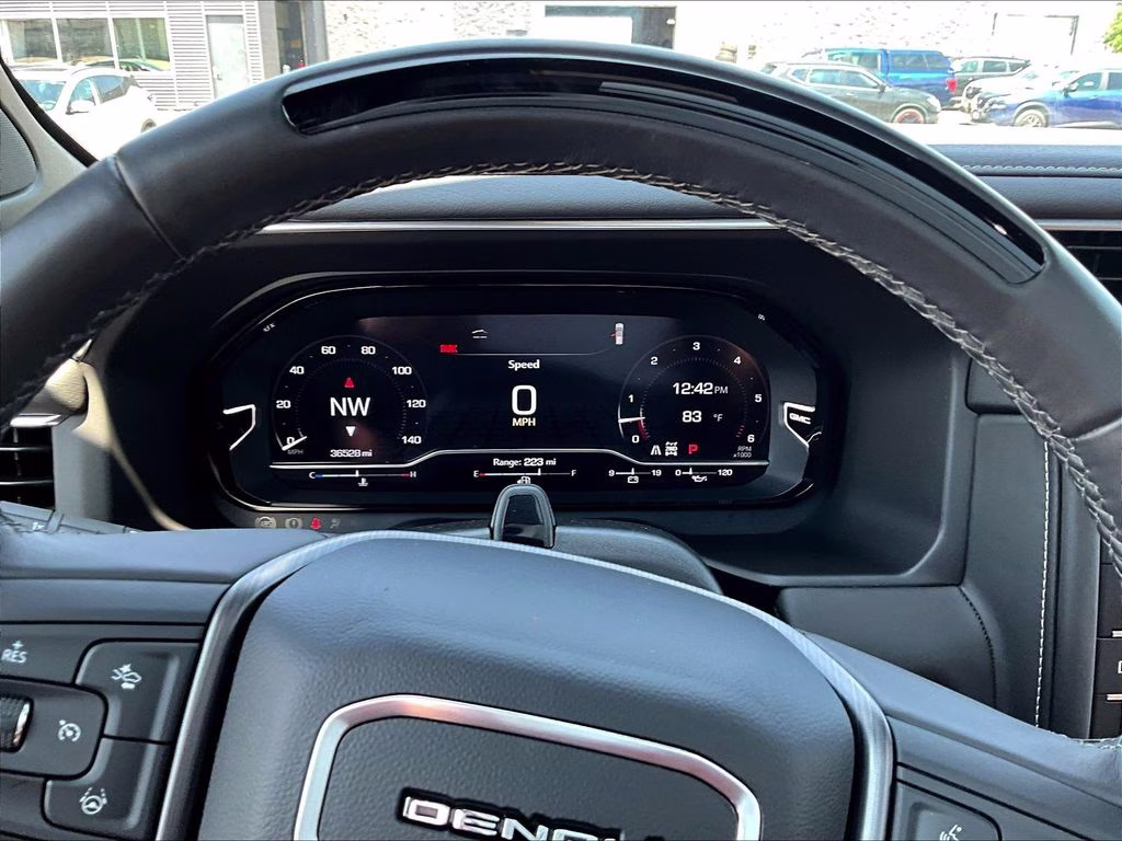 2024 White Frost Tricoat GMC Yukon Denali Ultimate 4X4 SUV