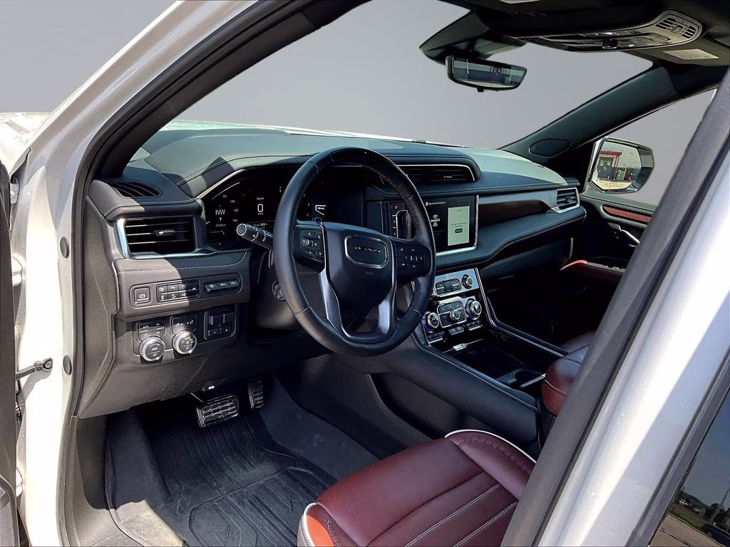 2024 White Frost Tricoat GMC Yukon Denali Ultimate 4X4 SUV