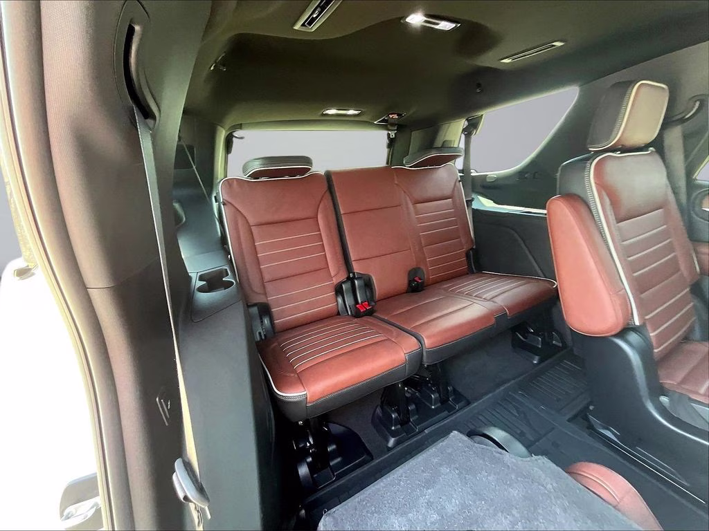 2024 White Frost Tricoat GMC Yukon Denali Ultimate 4X4 SUV