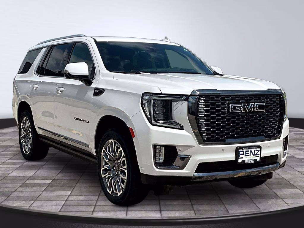 2024 White Frost Tricoat GMC Yukon Denali Ultimate 4X4 SUV