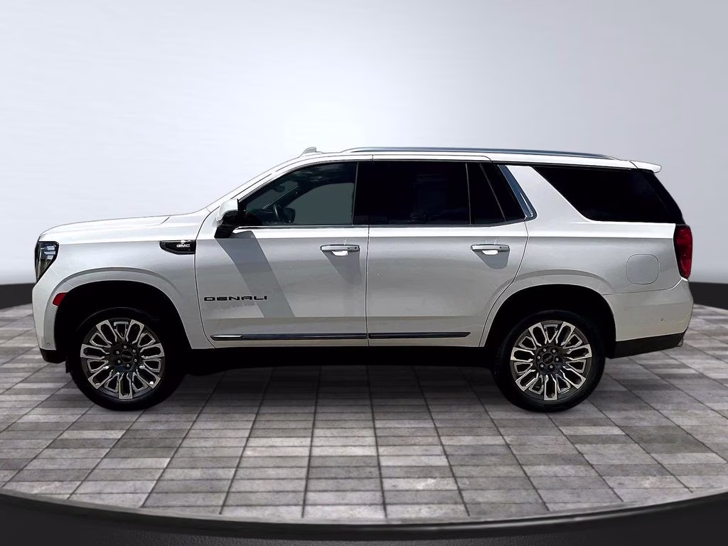 2024 White Frost Tricoat GMC Yukon Denali Ultimate 4X4 SUV