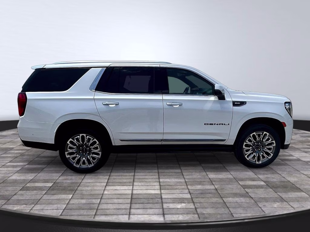 2024 White Frost Tricoat GMC Yukon Denali Ultimate 4X4 SUV