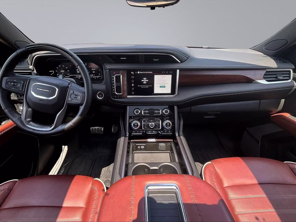 2024 White Frost Tricoat GMC Yukon Denali Ultimate 4X4 SUV