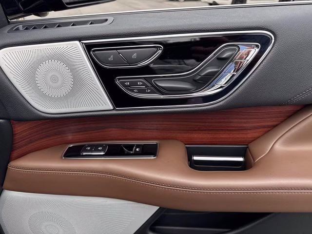 2024 Black Metallic Lincoln Navigator Reserve 4X4 SUV