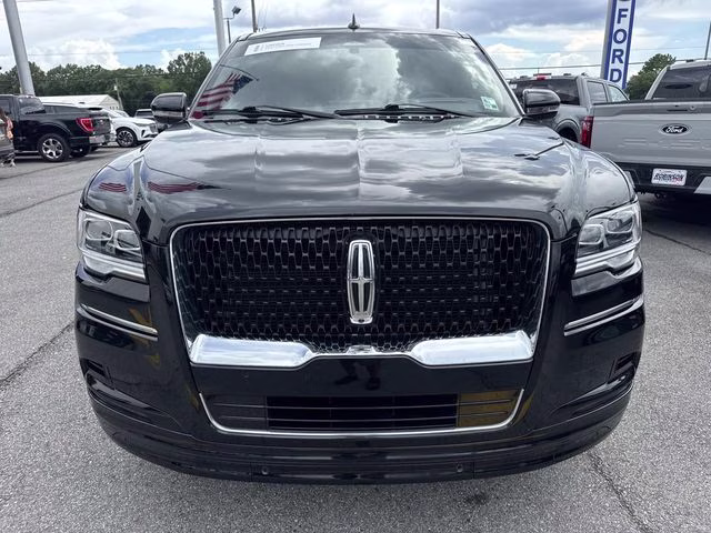 2024 Black Metallic Lincoln Navigator Reserve 4X4 SUV