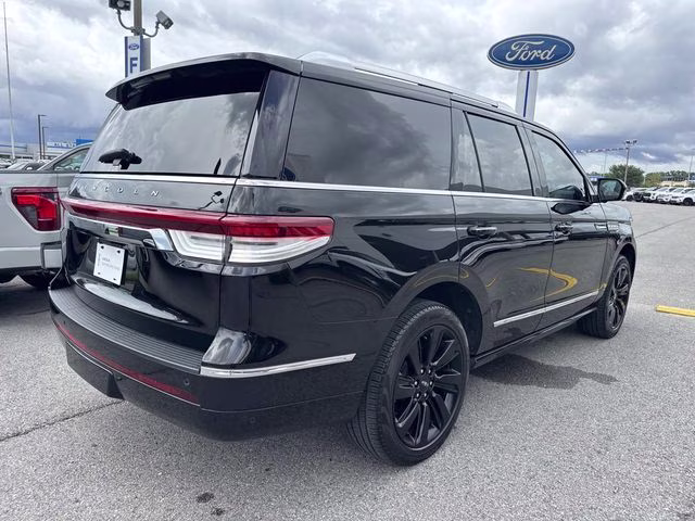 2024 Black Metallic Lincoln Navigator Reserve 4X4 SUV