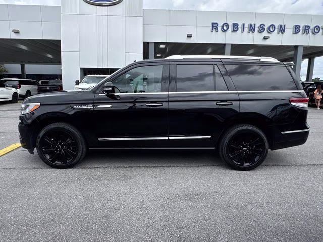 2024 Black Metallic Lincoln Navigator Reserve 4X4 SUV
