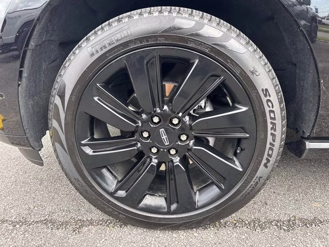 2024 Black Metallic Lincoln Navigator Reserve 4X4 SUV