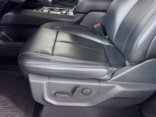 2022 Oxford White Ford Expedition Max XLT 4X4 SUV
