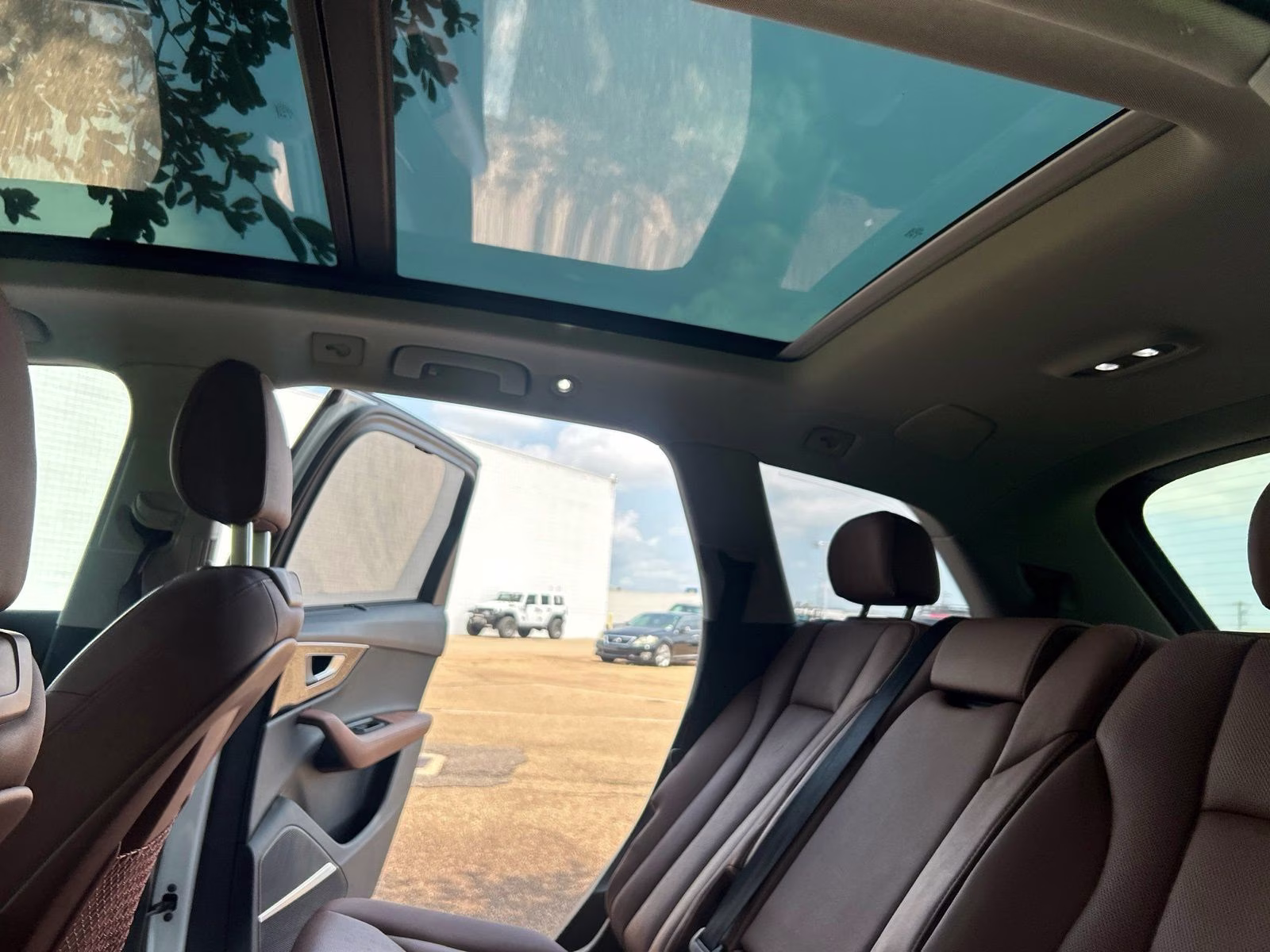 2023 White Audi Q7 AWD SUV