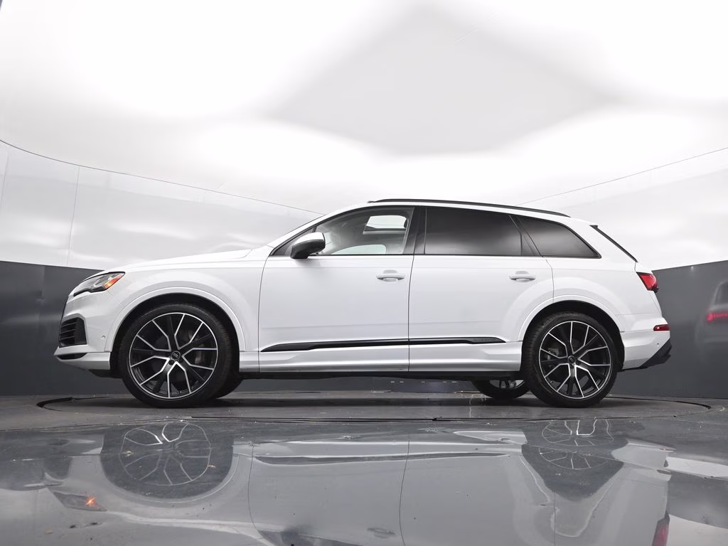 2023 White Audi Q7 AWD SUV