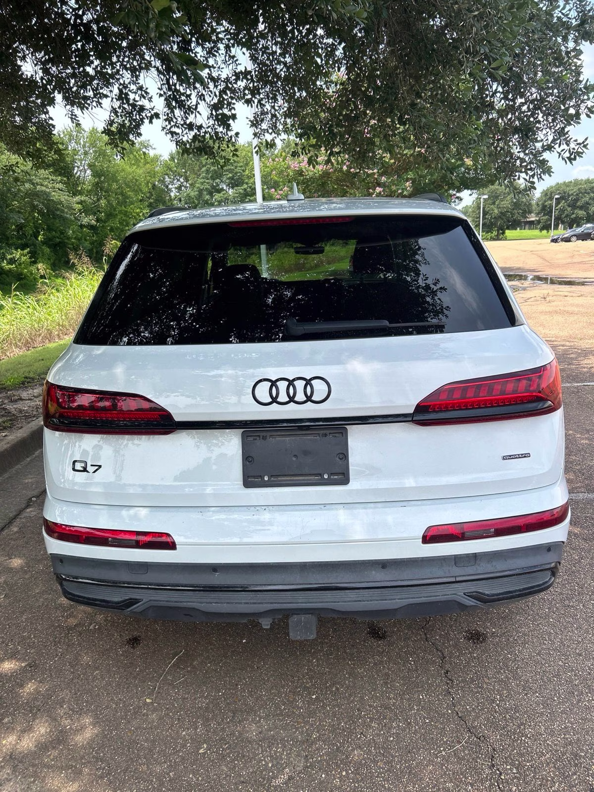 2023 White Audi Q7 AWD SUV