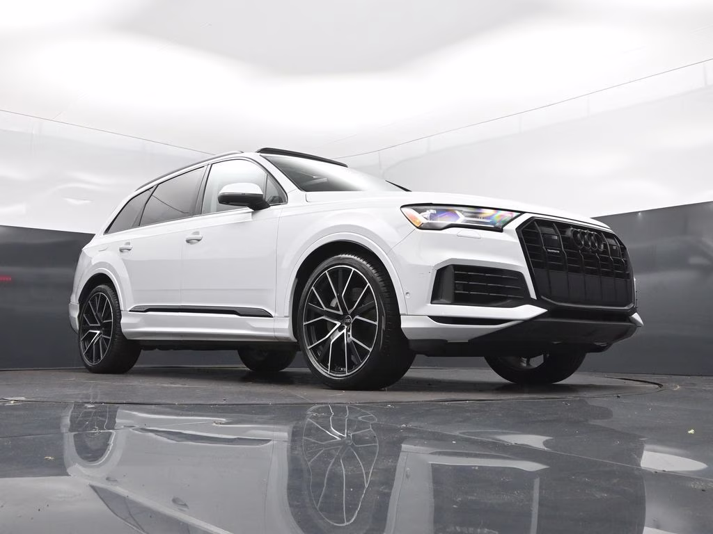 2023 White Audi Q7 AWD SUV