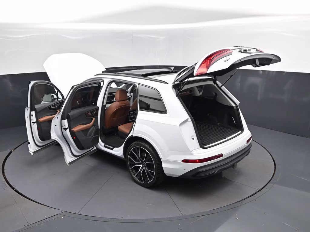 2023 White Audi Q7 AWD SUV
