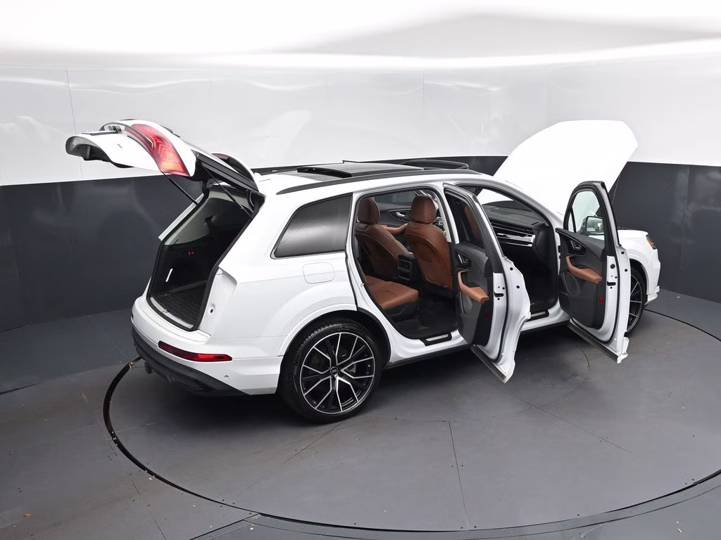 2023 White Audi Q7 AWD SUV