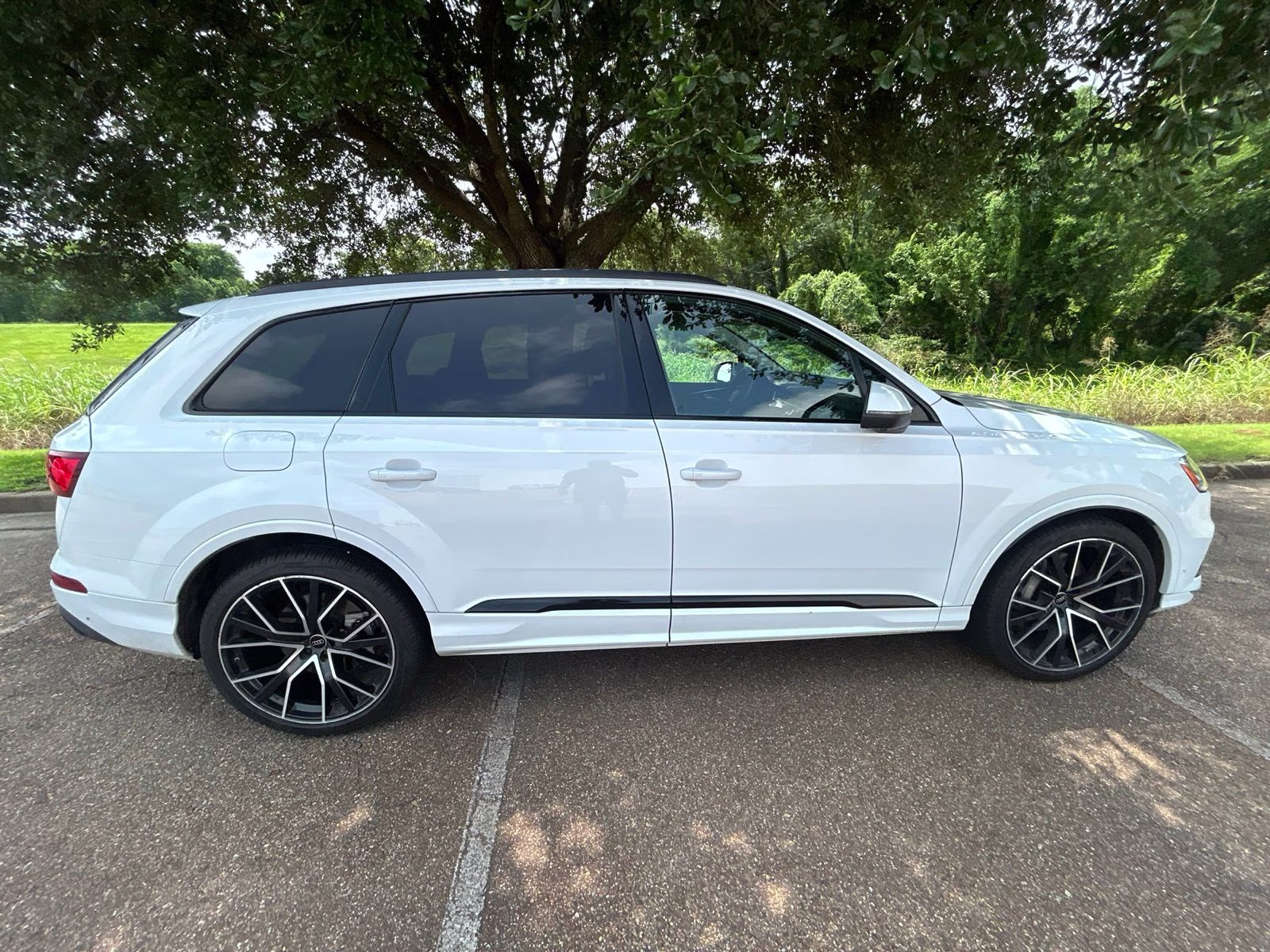 2023 White Audi Q7 AWD SUV