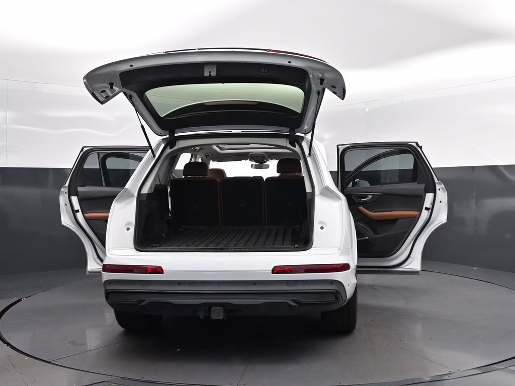 2023 White Audi Q7 AWD SUV