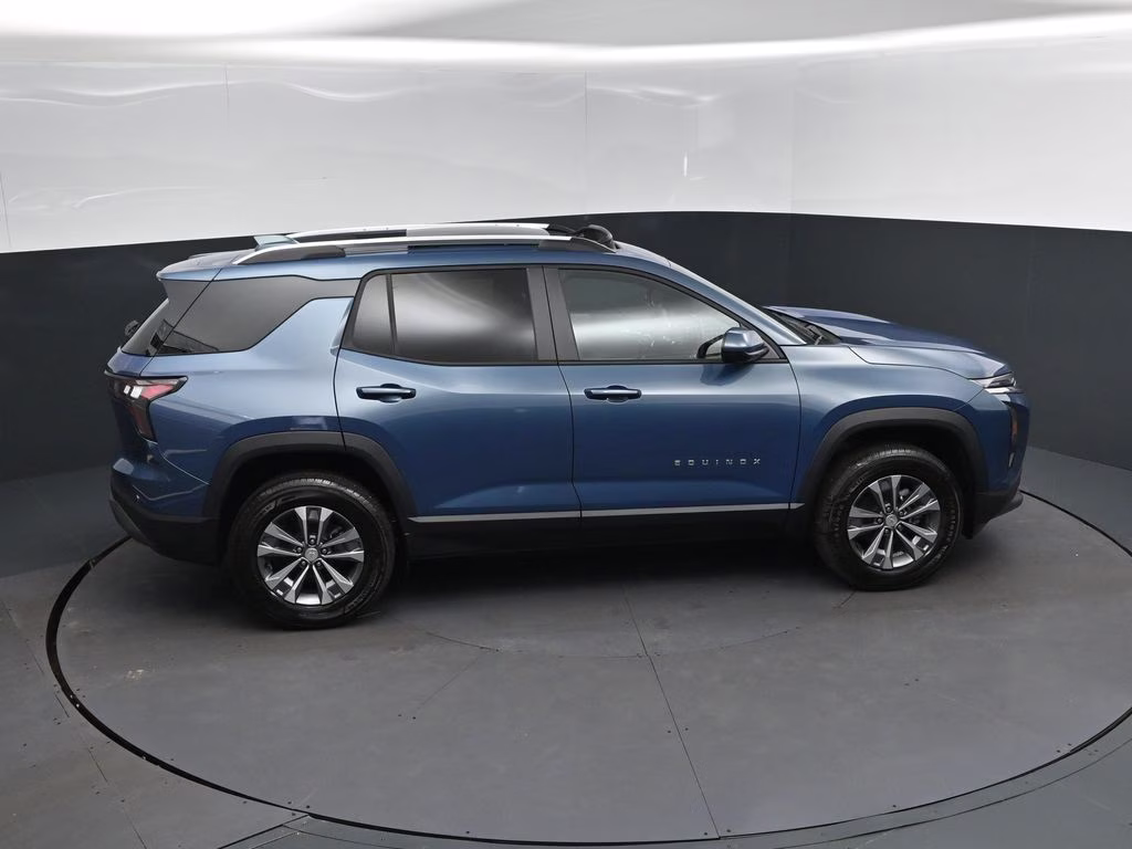 2027 Lakeshore Blue Chevrolet Equinox LT FWD SUV