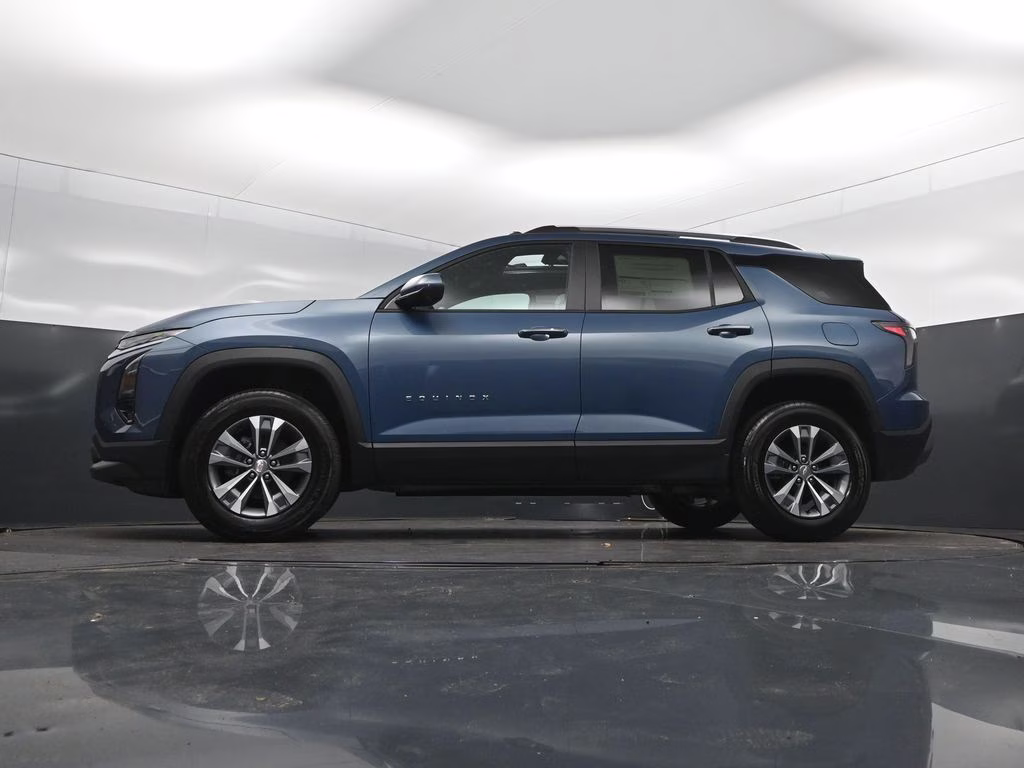 2027 Lakeshore Blue Chevrolet Equinox LT FWD SUV