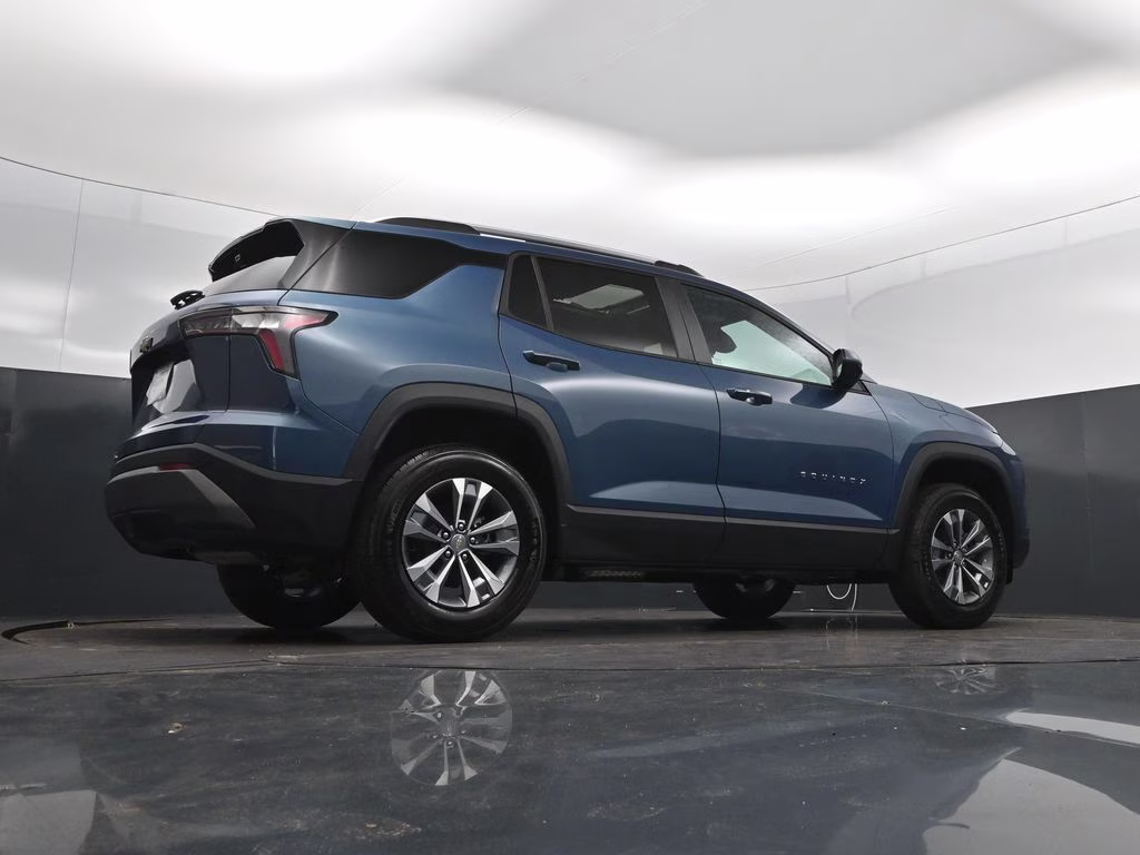 2027 Lakeshore Blue Chevrolet Equinox LT FWD SUV